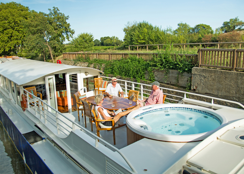 CRUCEROS ENCHANTE CANAL DU MIDI CRUCEROS FLUVIALES FRANCIA CRUCEROS FAMILIARES #Enchante #CanalDuMidi #FranceCruises #EuropeanWaterways #BargeCruises
